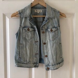 Madewell denim vest in light wash